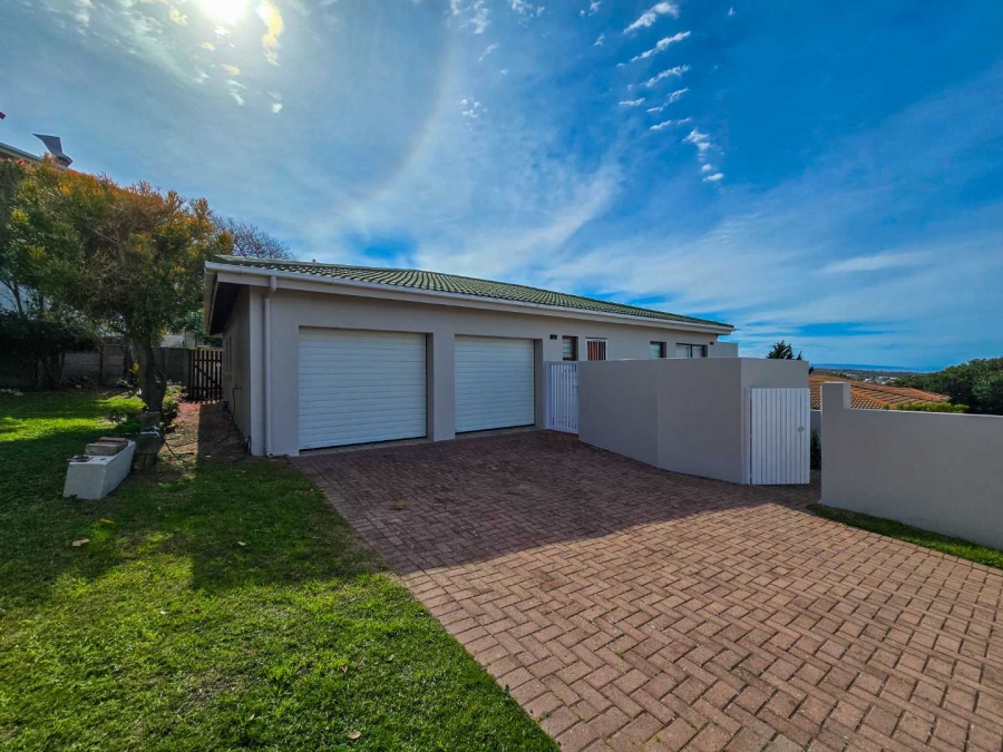 3 Bedroom Property for Sale in Stilbaai Wes Western Cape
